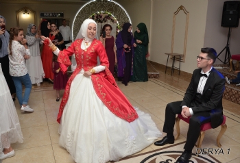 Derya 1 Kına Fotoğrafları