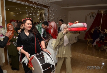 Derya 1 Kına Fotoğrafları